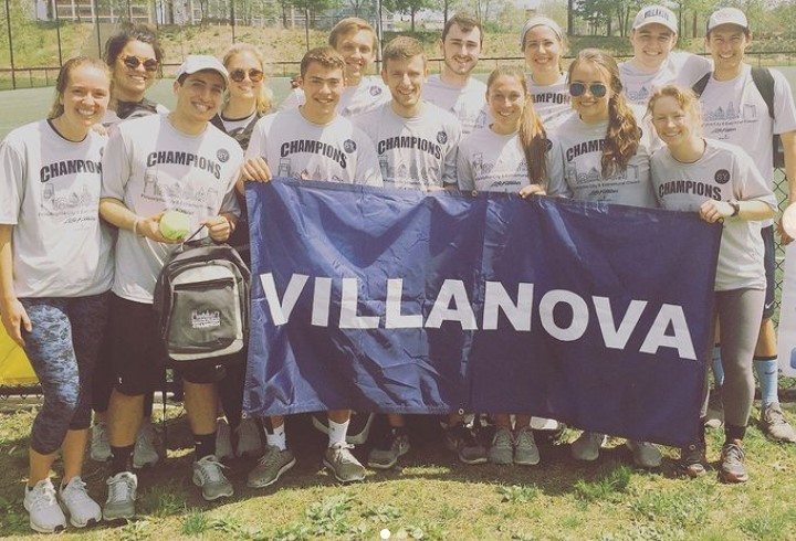 Students posing for softbal champion photo