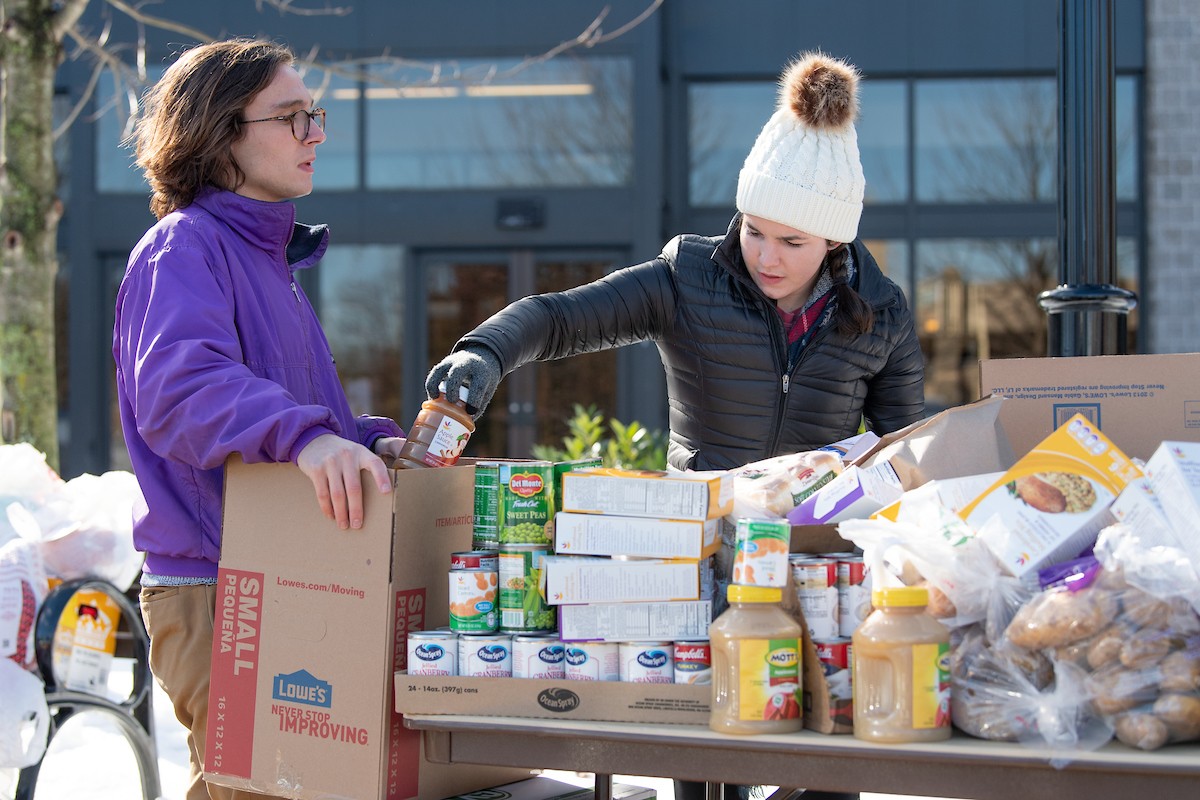 Villanova University community members taking part in 2023’s Thanksgiving food drive. Villanova University community members taking part in 2023’s Thanksgiving food drive.