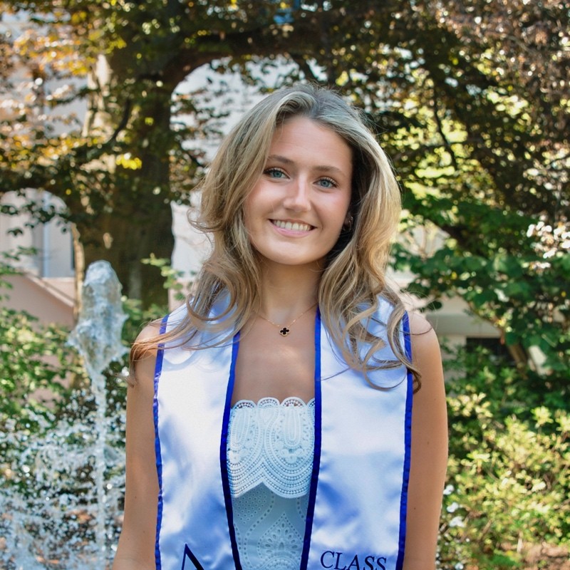 OLIVIA SURIN ’25 CLAS